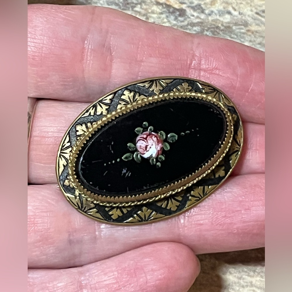 Antique Black Oval Glass Cabochon With Floral Motif Mourning Brooch
